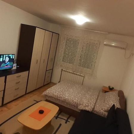 Апартаменты Sirmijum Hause Сремска-Митровица Экстерьер фото