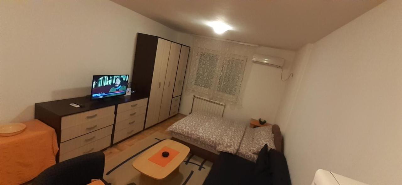 Апартаменты Sirmijum Hause Сремска-Митровица Экстерьер фото